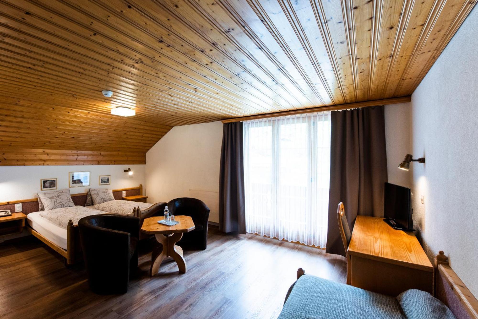 Hotel Brienzerburli Brienz  Extérieur photo